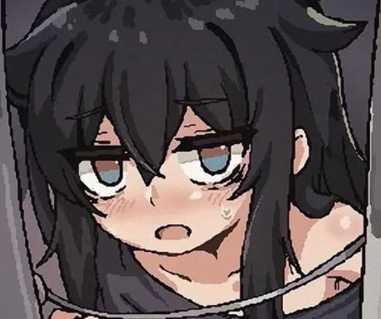 阴暗房间里的孤僻少女